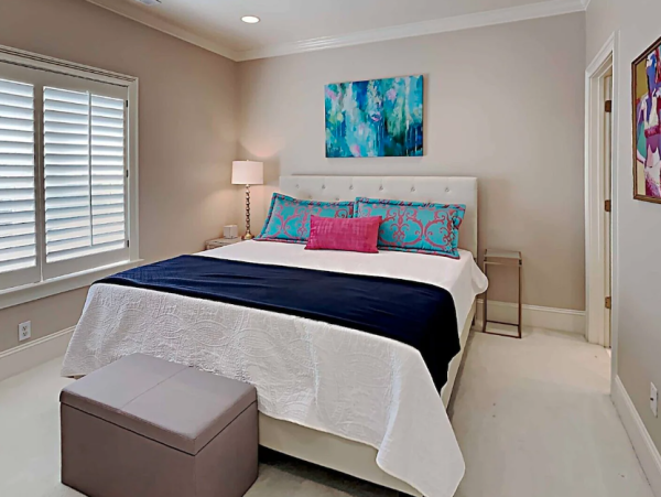 Elegant Beach retreat in Pawleys Island 5-Bedroom Steps to Beach